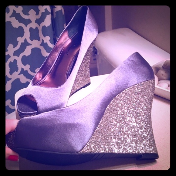 Lulu Townsend Shoes - 🆕🆕NWT!! Sparkle platform shoes🆕🆕