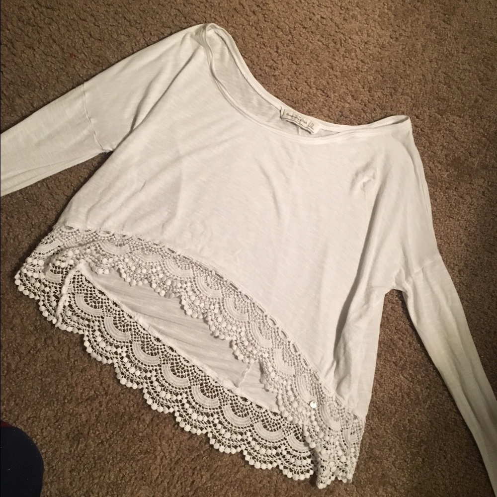 White lace soft crop tee