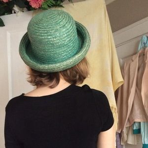 Green straw vintage hat