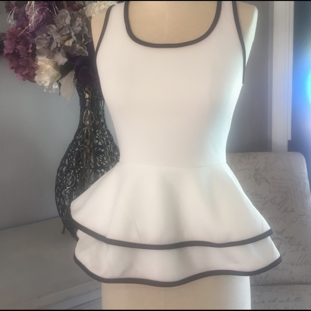 Sleeveless peplum top