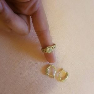 14 kt Gold earrings and ring matching set