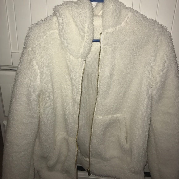 White faux fur hooded winter - Picture 1 of 2