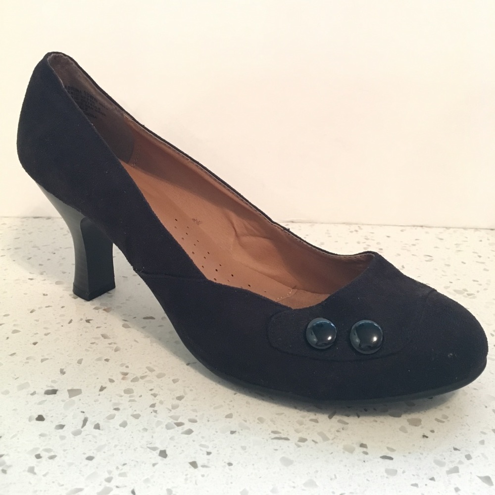 Avenue black high heels closed toe 13WW extra wide