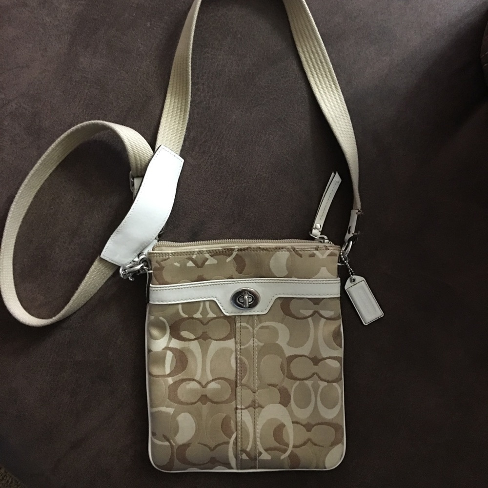 💖Darling Coach cross body bag💖
