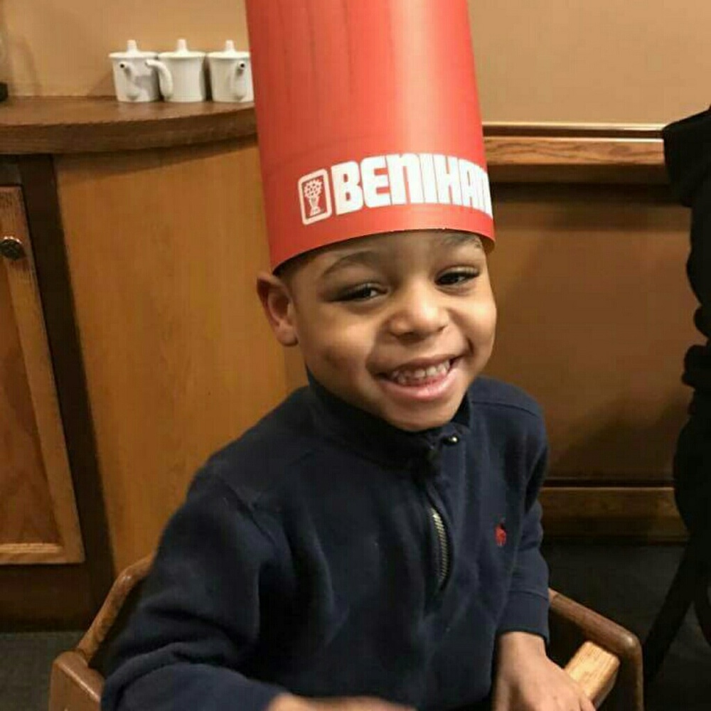 Meet your Posher, Cassandra