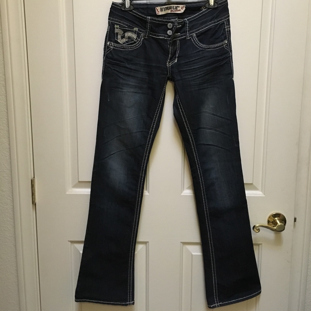 Dark blue jean with white stitch