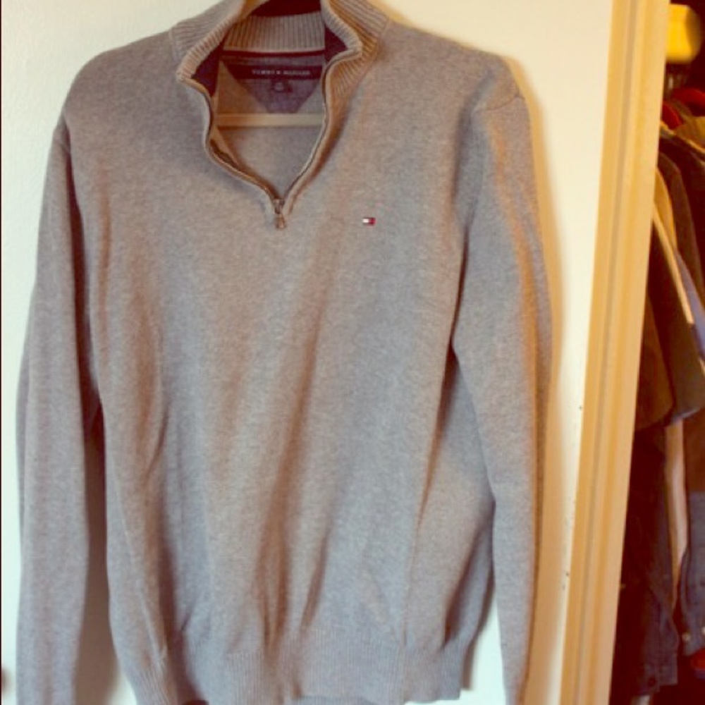 Tommy Hilfiger sweater with zipper