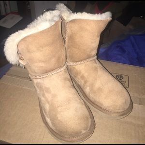 Ugg Short Suede Light Brown Boots