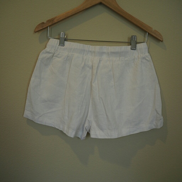 NEW H&M White Shorts - Picture 4 of 4