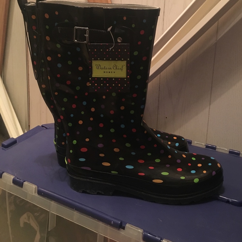Polk dot rain boots