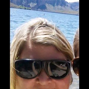 Meet your Posher, Sandi