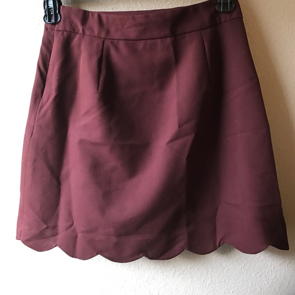 NWT ASOS maroon scalloped mini skirt - Picture 2 of 3