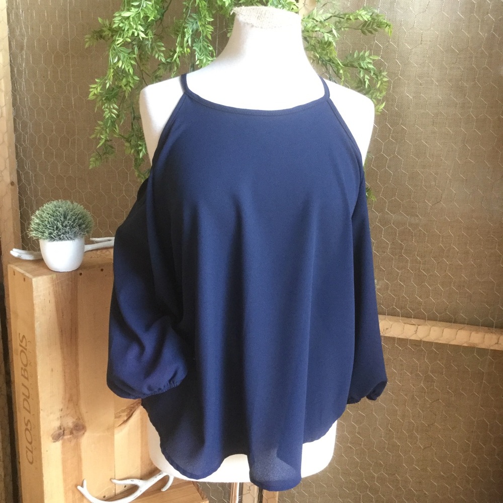 HOT COLD SHOULDER TOP