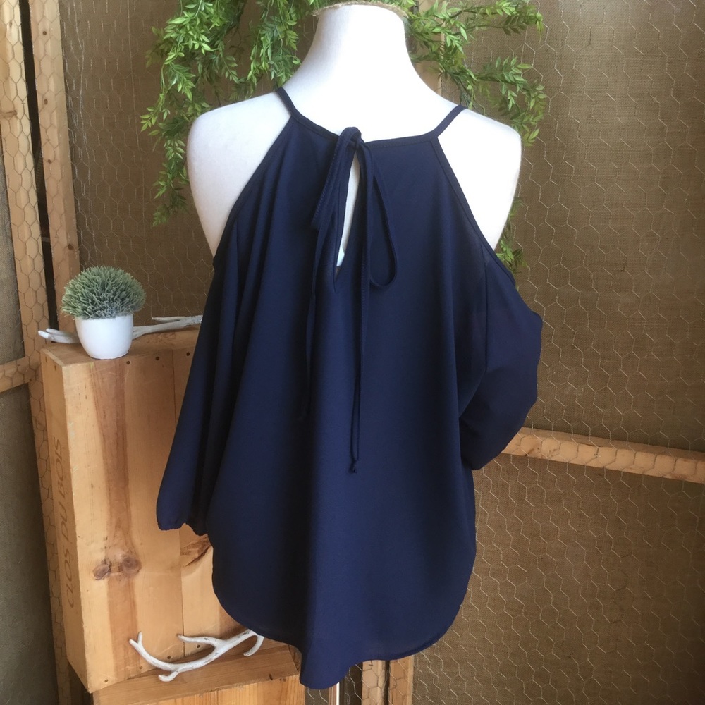 HOT COLD SHOULDER TOP - Picture 2 of 4