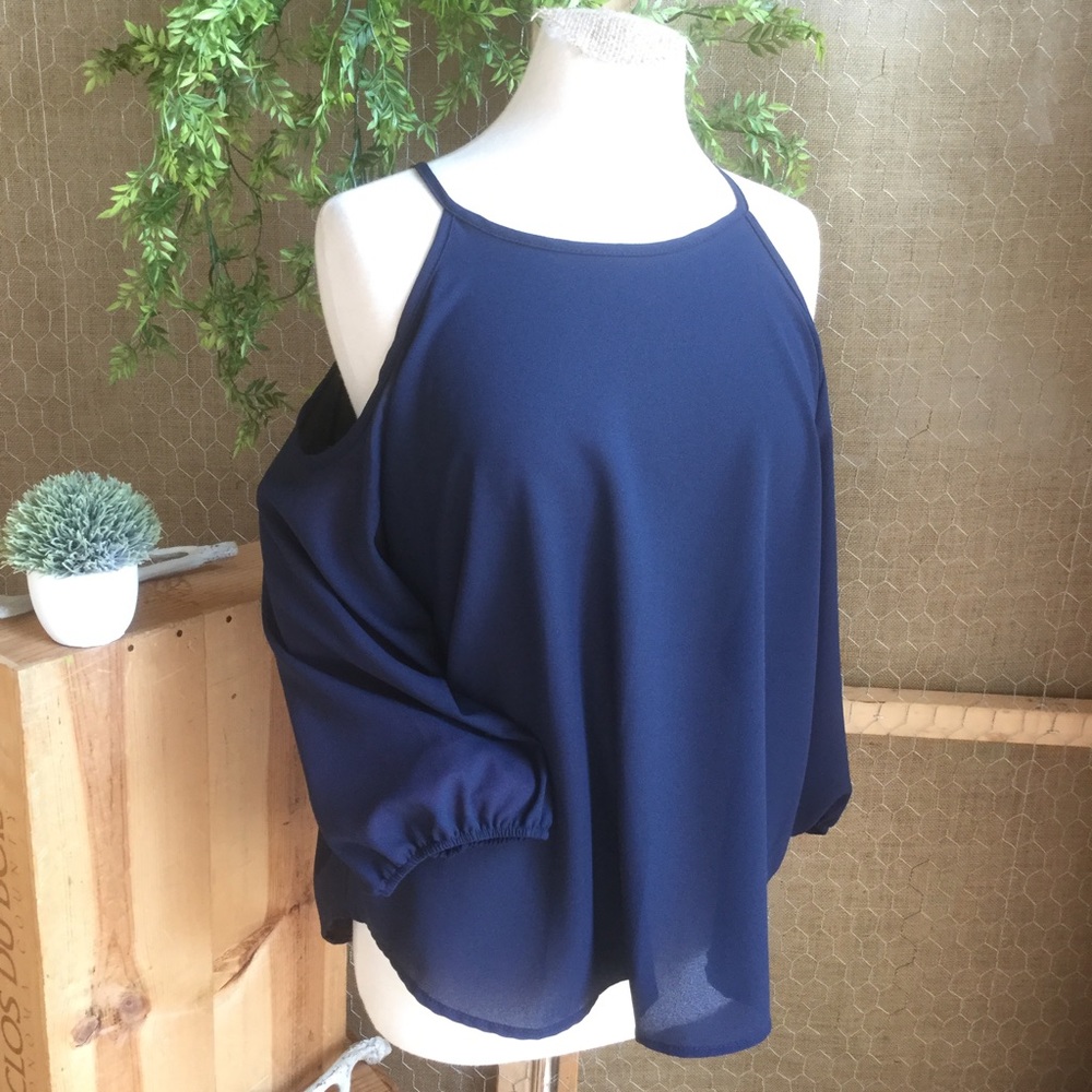 HOT COLD SHOULDER TOP - Picture 4 of 4