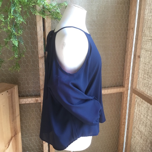 HOT COLD SHOULDER TOP - Picture 3 of 4