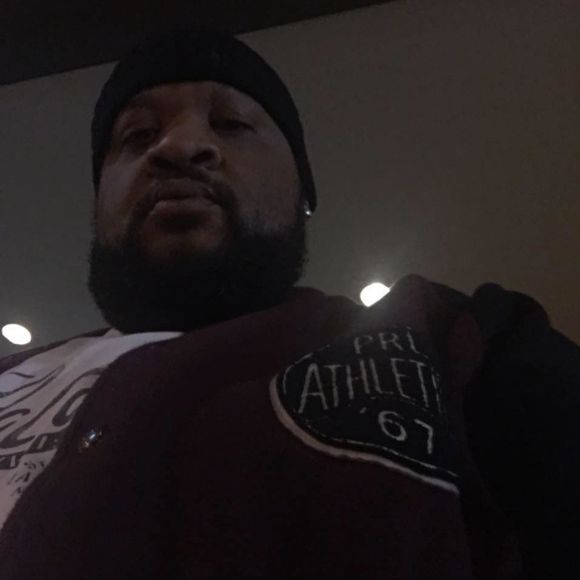 Meet your Posher, Sheneil - Picture 1 of 1