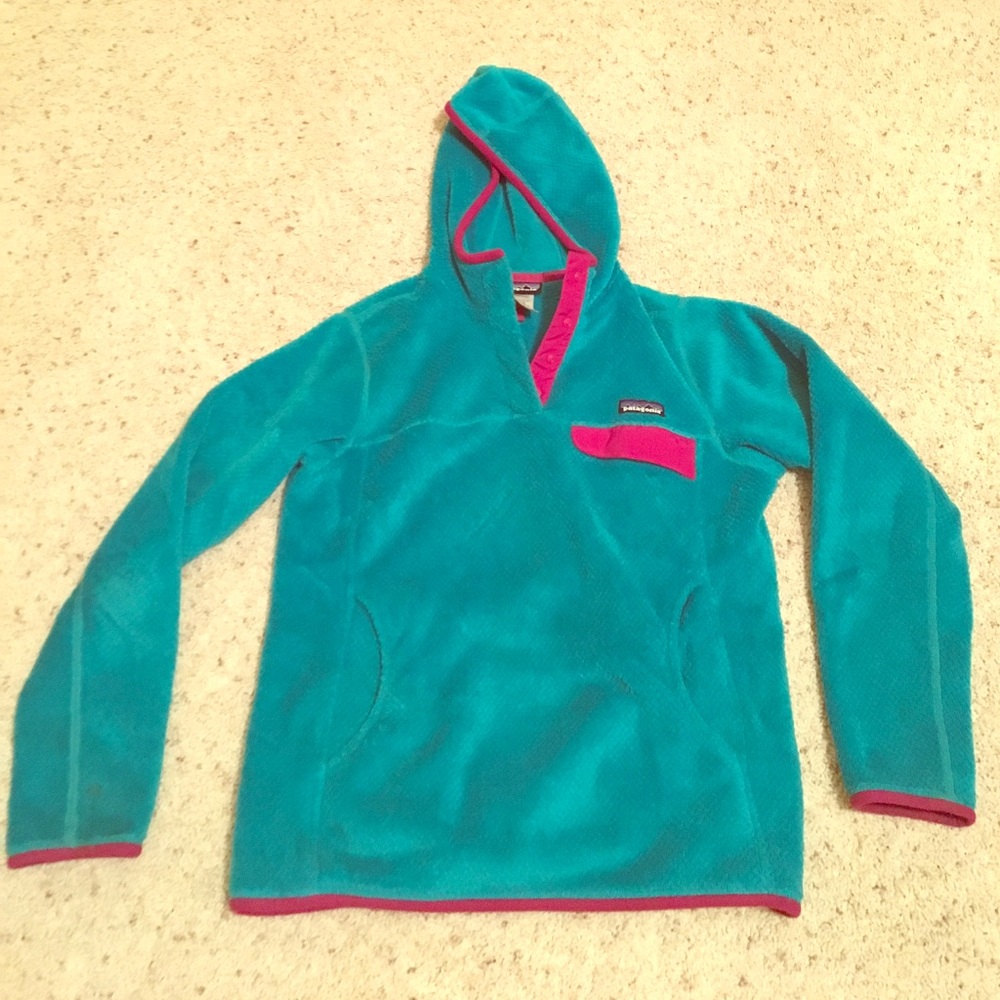 Patagonia pullover with hood