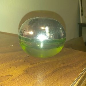 DKNY "be delicious" perfume