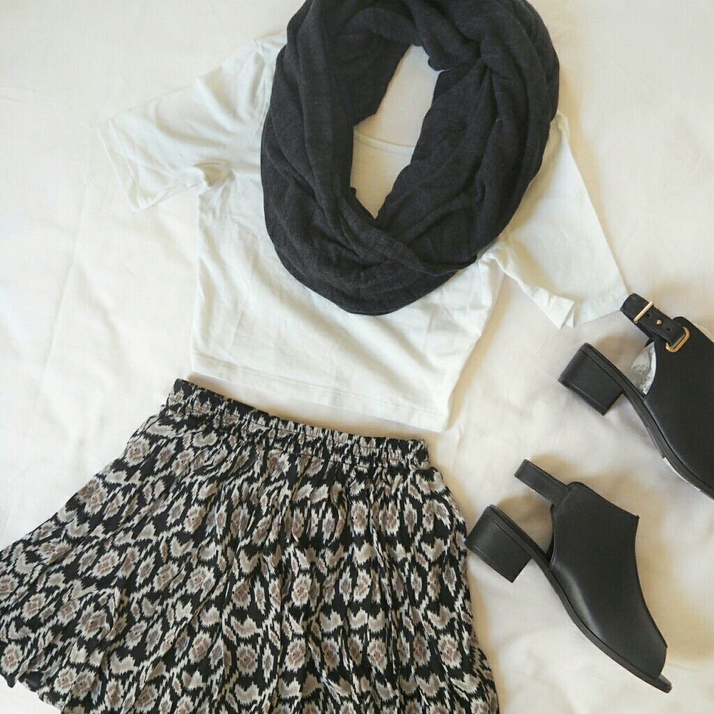 Brandy Melville Skirt & Scarf Set