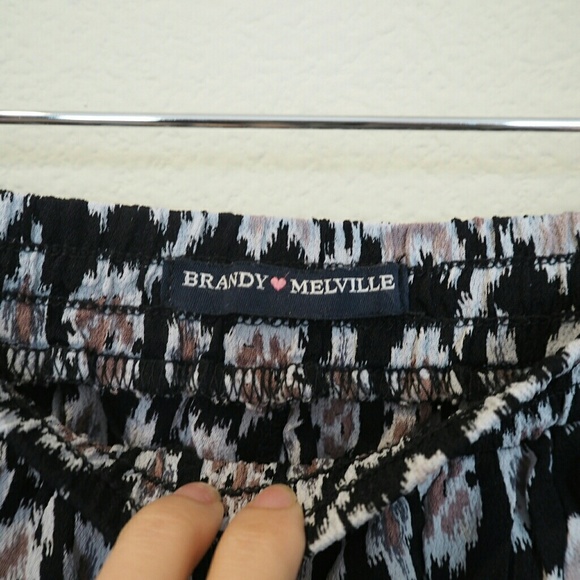 Brandy Melville Skirt & Scarf Set - Picture 5 of 5