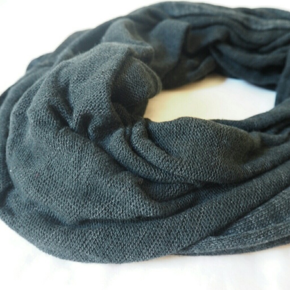 Brandy Melville Skirt & Scarf Set - Picture 3 of 5