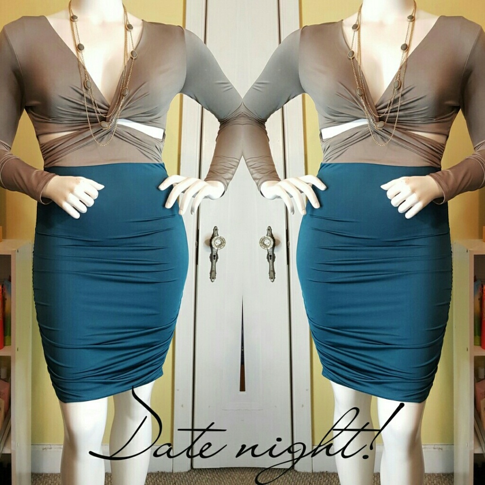 Grey and teal bodycon dress.
