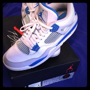 Air Jordan 4 Retro