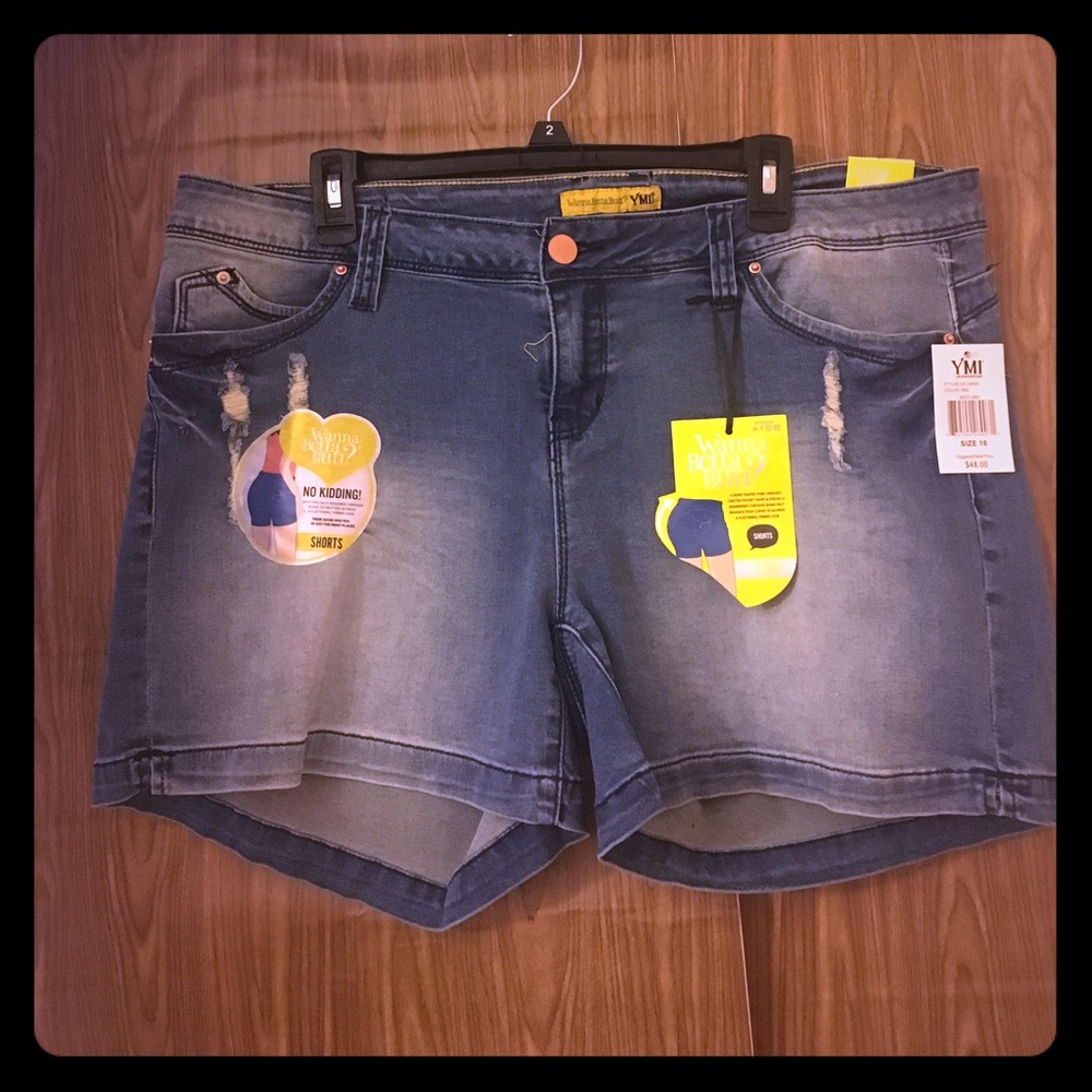 YMI Wanna Betta Butt NWT Size 16 Distressed shorts