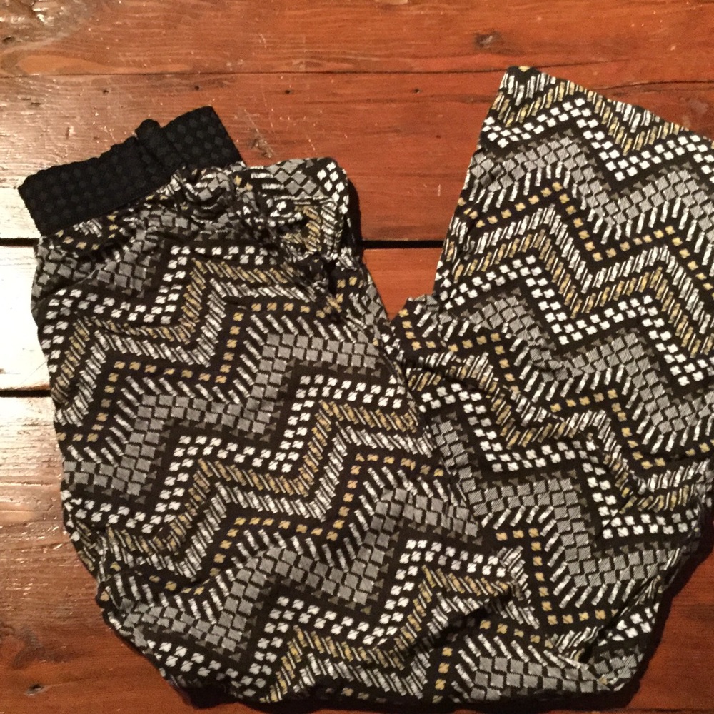 Palazzo pants with elastic waistband