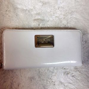 Authentic White Michael Kors Wallet