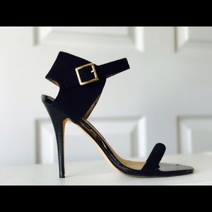Kensie Classic Strap Heel