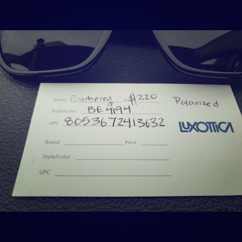 Burberry Polarized Sunglasses - Picture 4 of 4