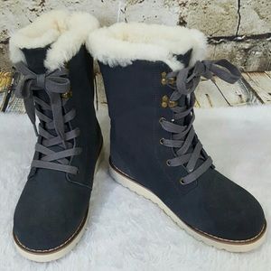 Bearpaw fur lined boots, in dark gray