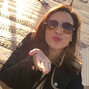 Meet your Posher, Sara