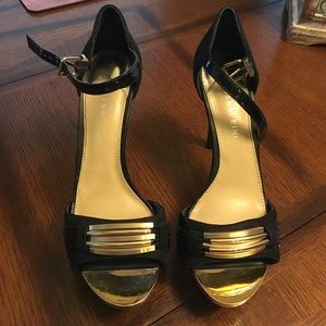 Gianni Bini black heels with gold accents
