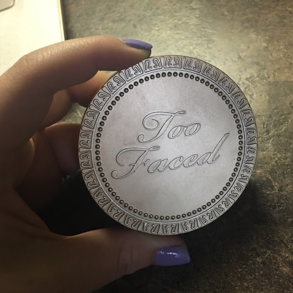 Too faced bronzer