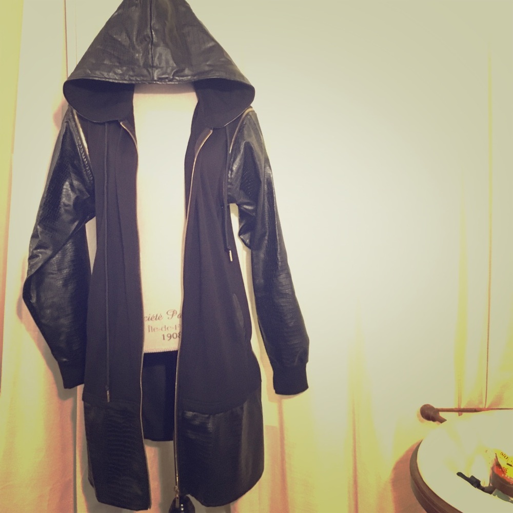 Victorious black long alligator jacket gold zipper