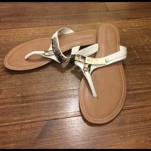NEVER WORN BCBG sandals