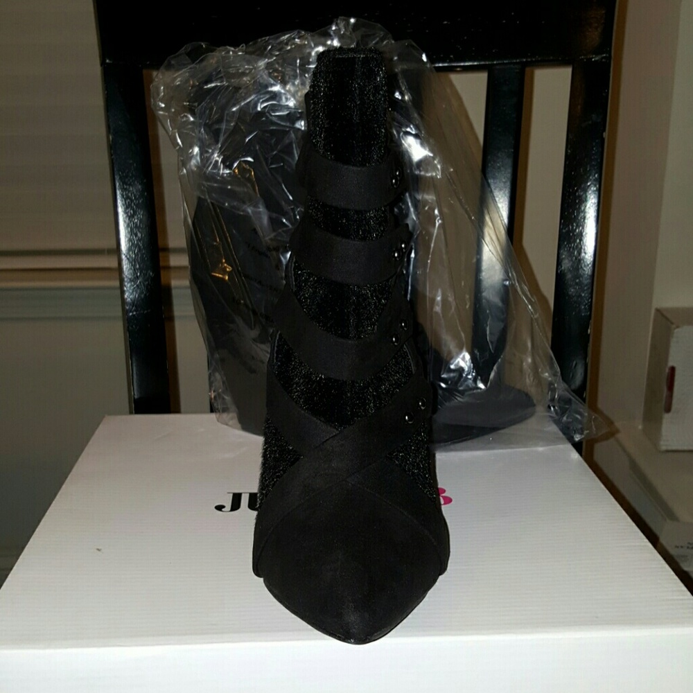 Shoes - Picture 4 of 4