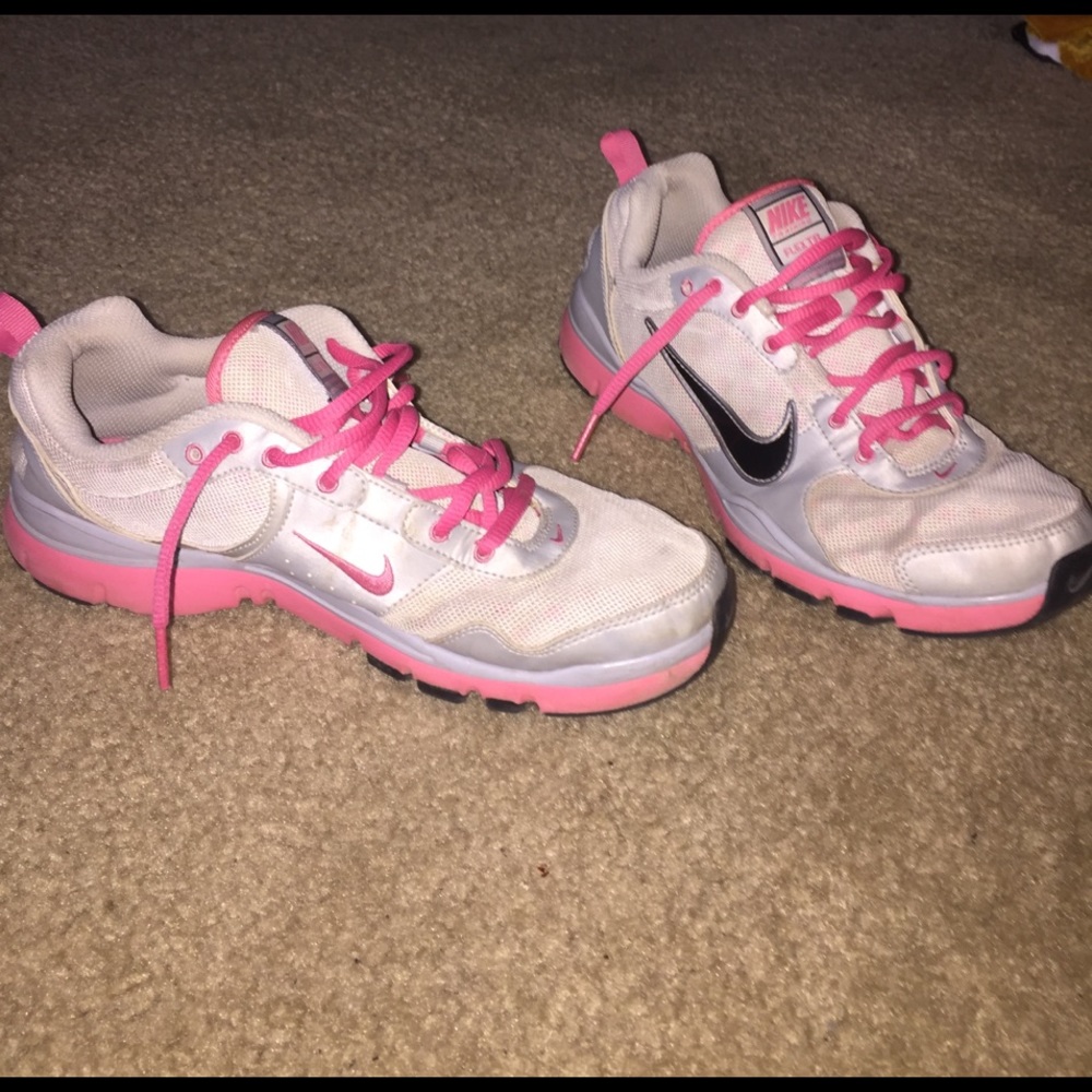 FLASH SALE TODAY ONLY :) Pink Nike's!!  💕💕💕