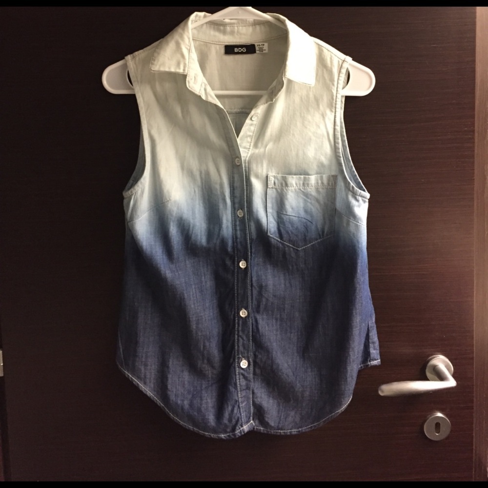 Urban outfitters denim ombré sleeveless buttonup