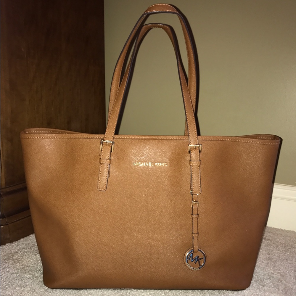 Sold! Michael Kors Medium Jet Set tote