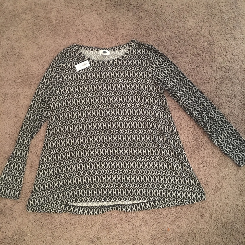 Long sleeved, loose shirt