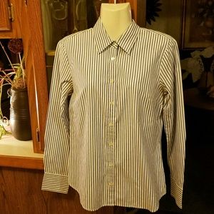 Stripe button up