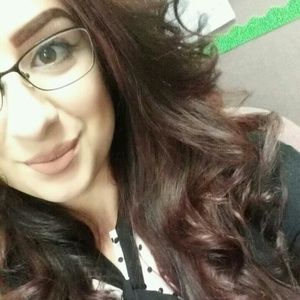 Meet your Posher, Monica