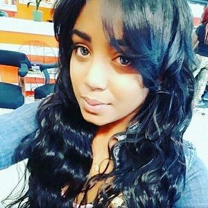 Meet your Posher, Gloria