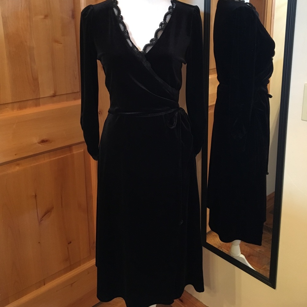 Fire Portfolio Stretch Velvet Faux Wrap Dress. M