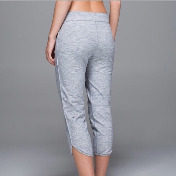 Lululemon Crops - 8 - Picture 2 of 4
