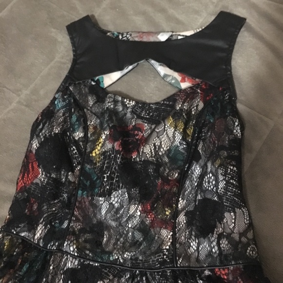 Im thinning out my closet - Picture 3 of 4